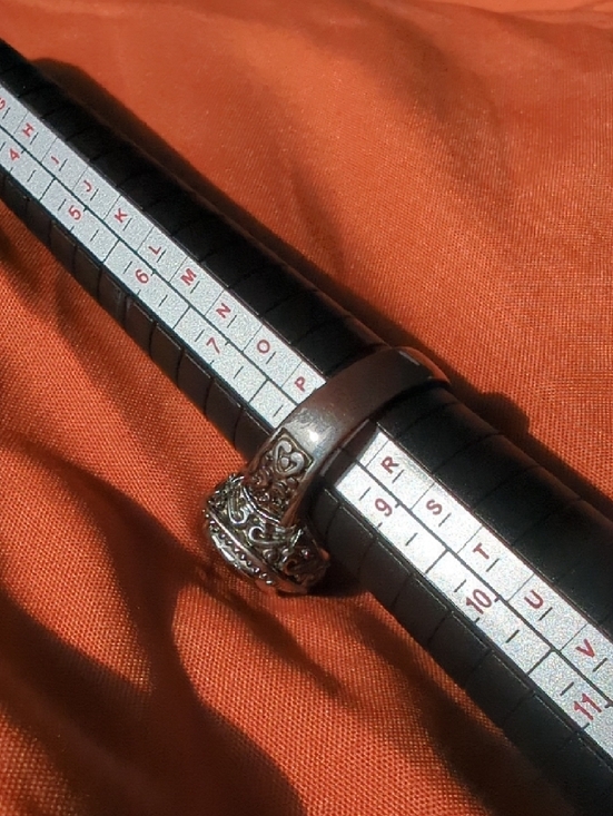 Men's Silver Black Stone Signet Ring - Picture 3 of 3